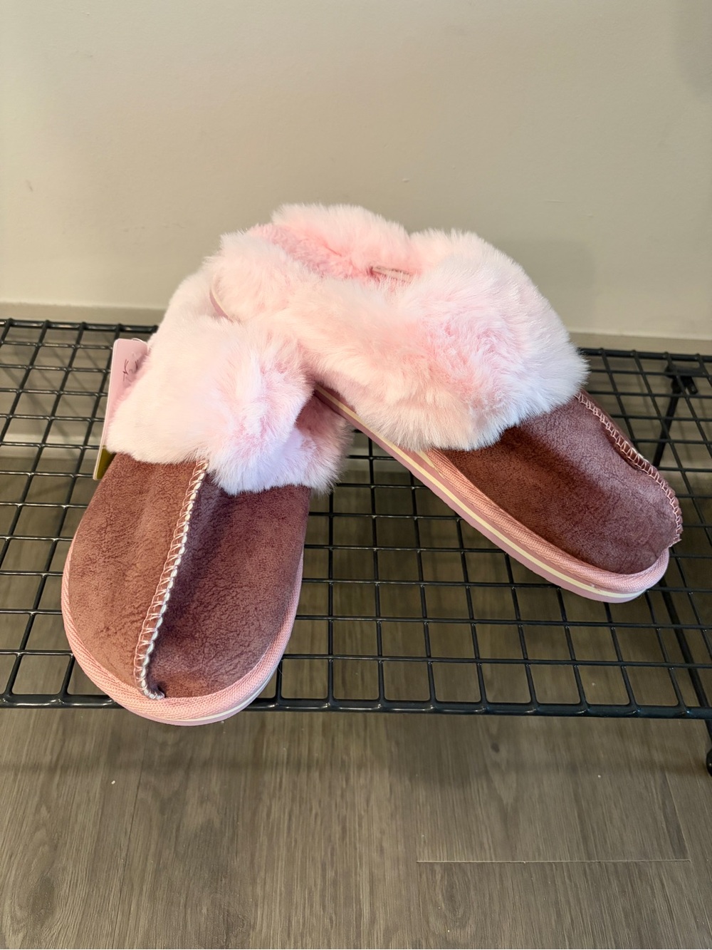 KuaiLu Womens Fuzzy Faux Fur Lined Cozy Memory Foam Slippers